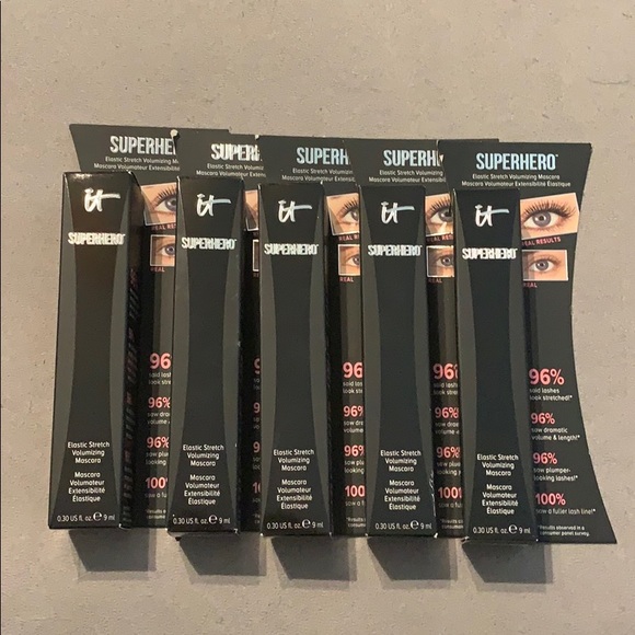 it cosmetics Other - It superhero mascara super black